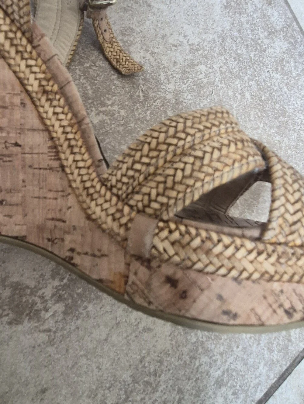 Stuart Weitzman Minx Camel Woven Cork Wedge Sandals Size 7.5 - Picture 12 of 16